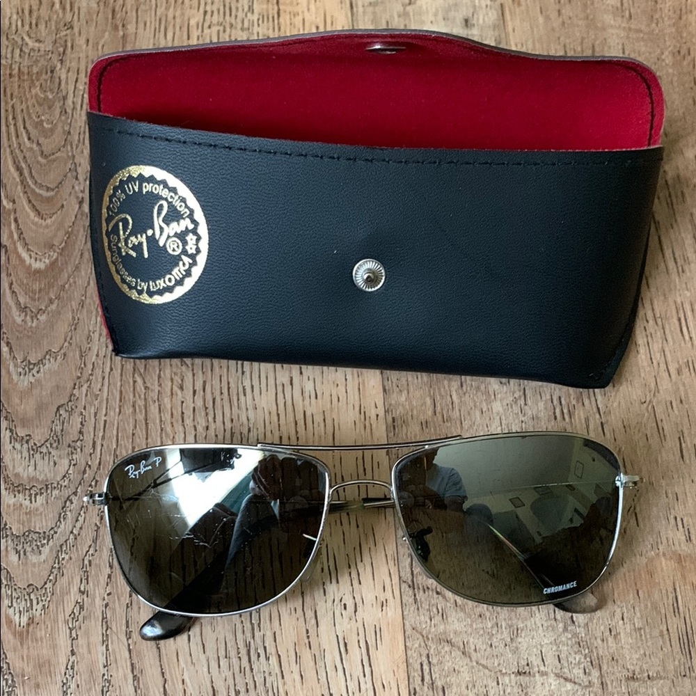 Ray-Ban Aviator Chromanse Sunglasses with Case Unisex